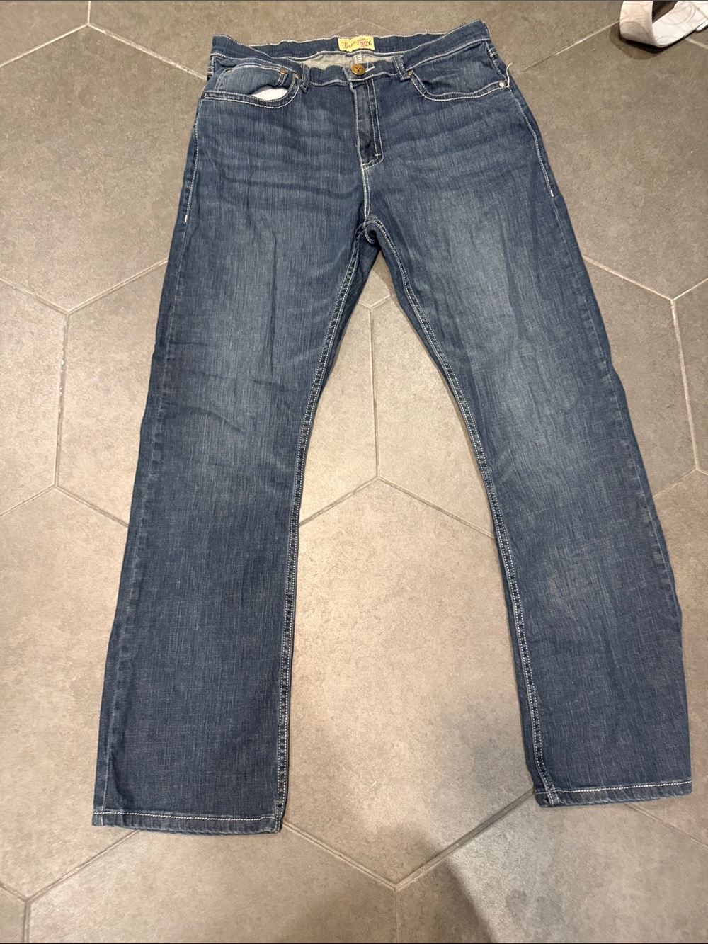 Wrangler Men's Straight Jeans in Medium Blue Wash